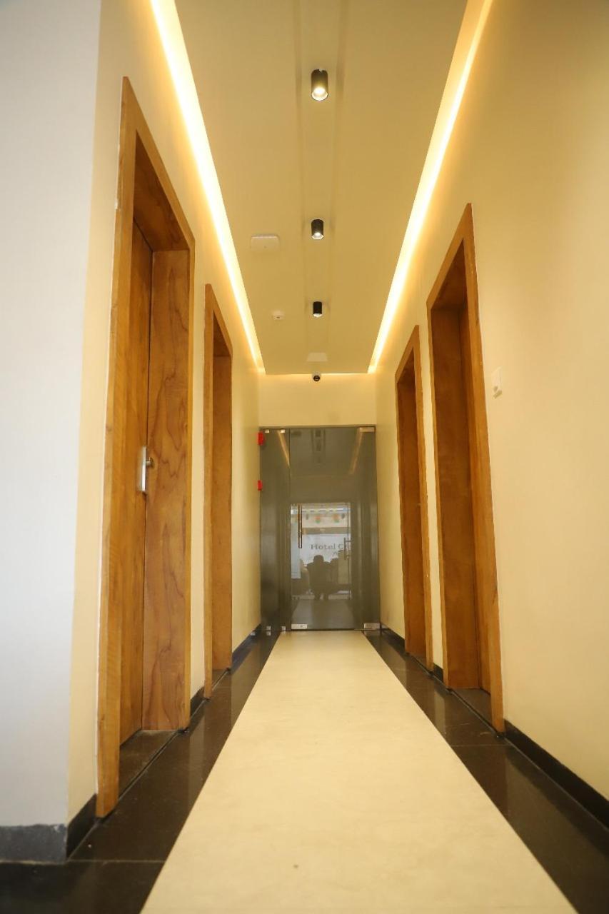 Hotel Cosmos Green Индаур Экстерьер фото