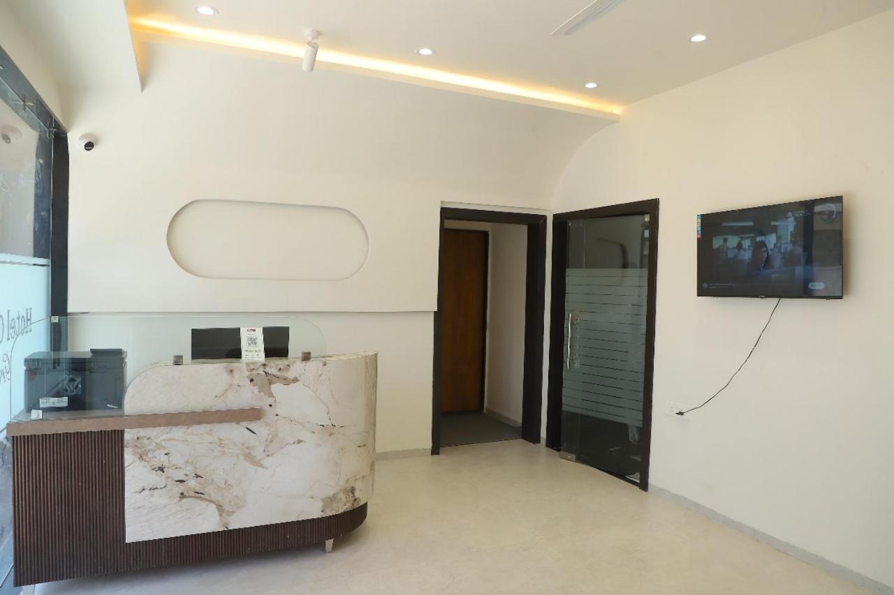 Hotel Cosmos Green Индаур Экстерьер фото